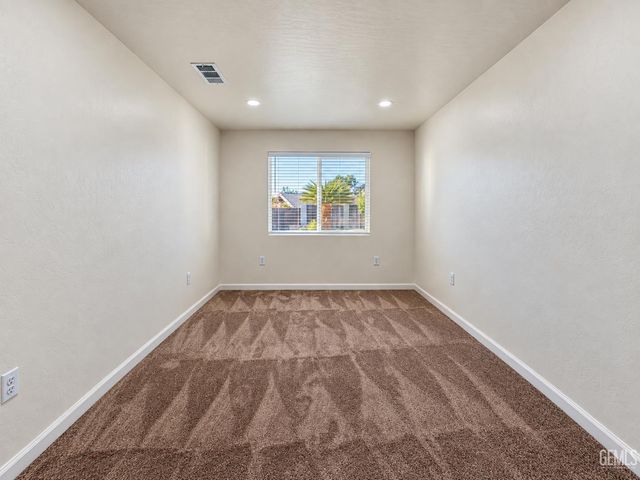 3044 Jacaranda Drive, Bakersfield, CA 93301
