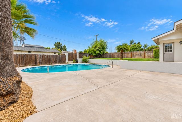 3044 Jacaranda Drive, Bakersfield, CA 93301