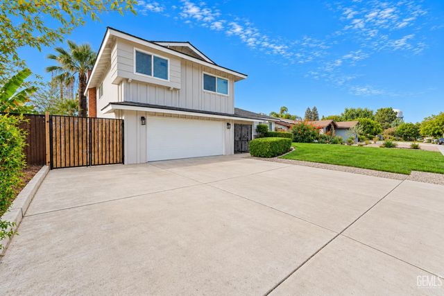3044 Jacaranda Drive, Bakersfield, CA 93301