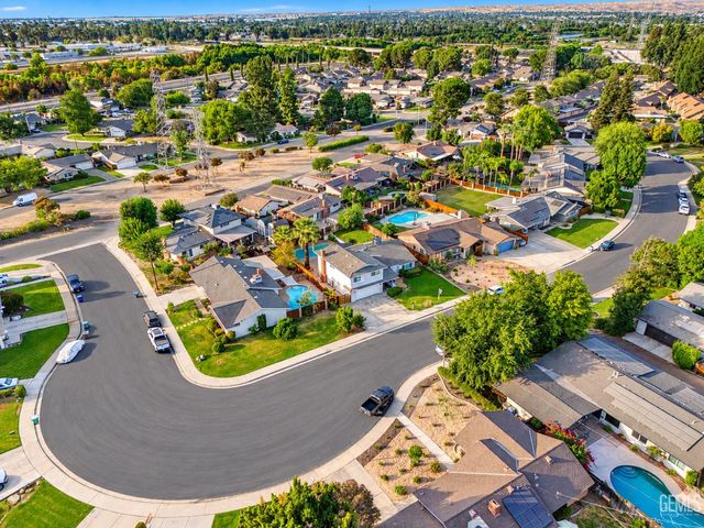 3044 Jacaranda Drive, Bakersfield, CA 93301