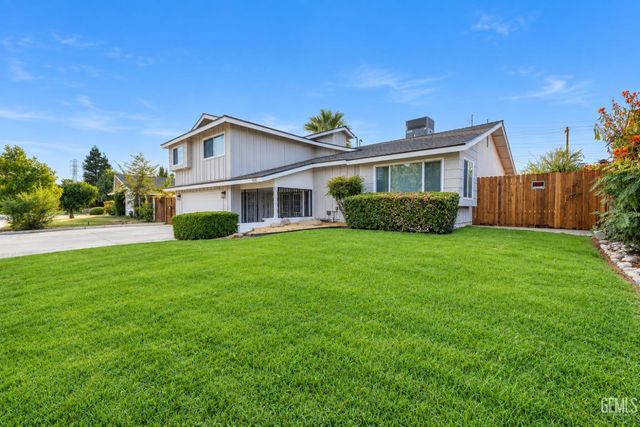 3044 Jacaranda Drive, Bakersfield, CA 93301