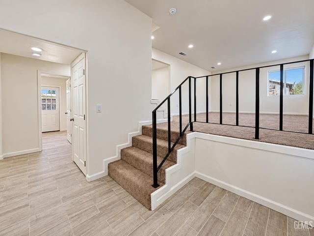 3044 Jacaranda Drive, Bakersfield, CA 93301