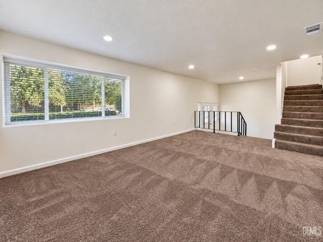 3044 Jacaranda Drive, Bakersfield, CA 93301