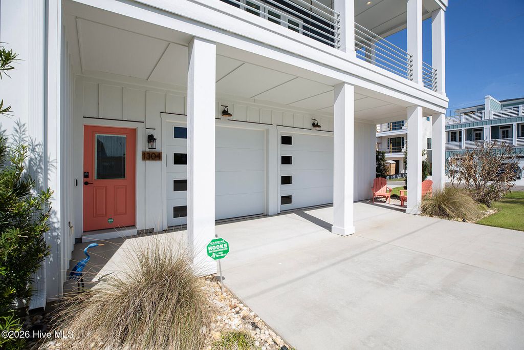 Image 4 of property listing at 1304 Bonito Lane, Carolina Beach, NC 28428