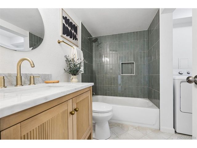 8600 E Alameda Ave 22-105, Denver, CO 80247