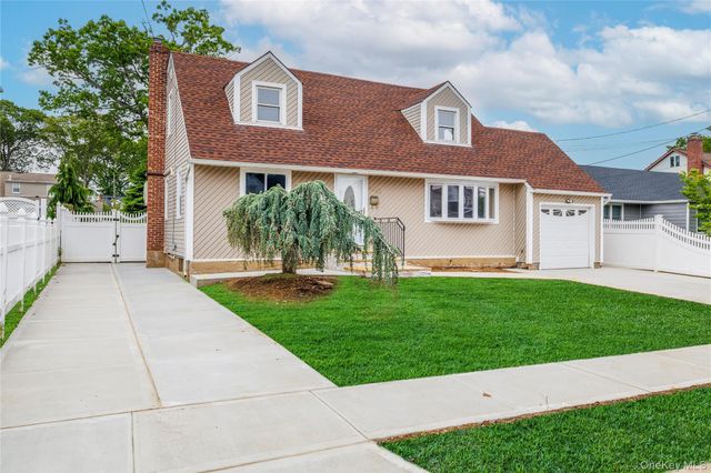 3883 Franklin Avenue, Seaford, NY 11783