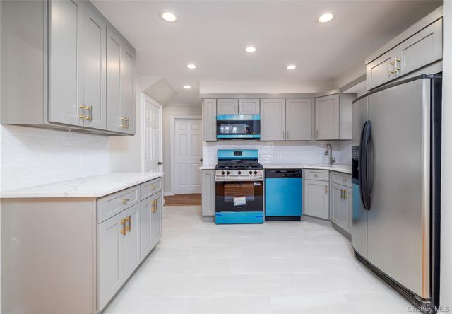 3883 Franklin Avenue, Seaford, NY 11783