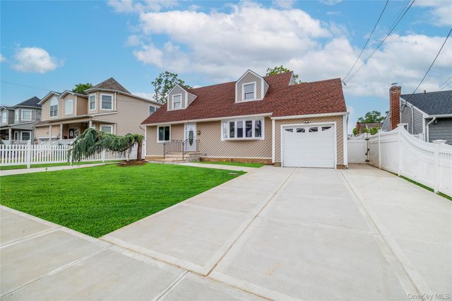 3883 Franklin Avenue, Seaford, NY 11783