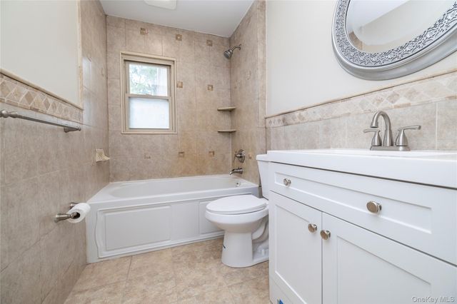 3883 Franklin Avenue, Seaford, NY 11783