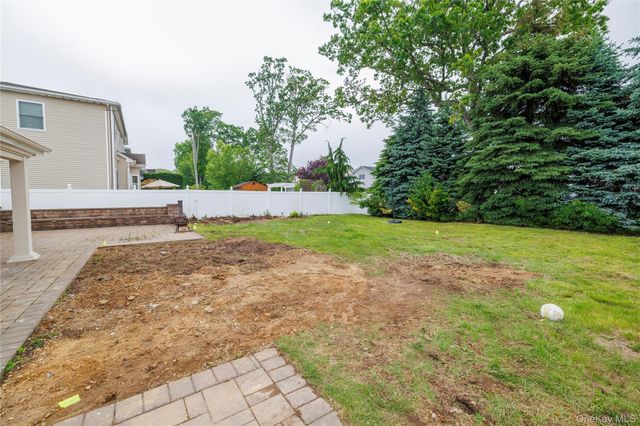 3883 Franklin Avenue, Seaford, NY 11783