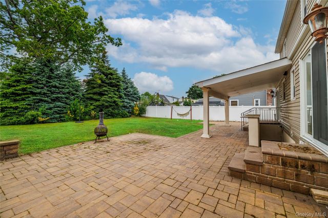 3883 Franklin Avenue, Seaford, NY 11783