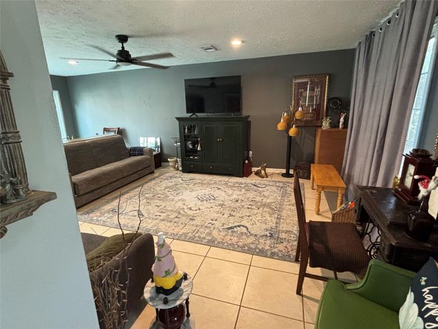 8226 Waynemer Way, Houston, TX 77040