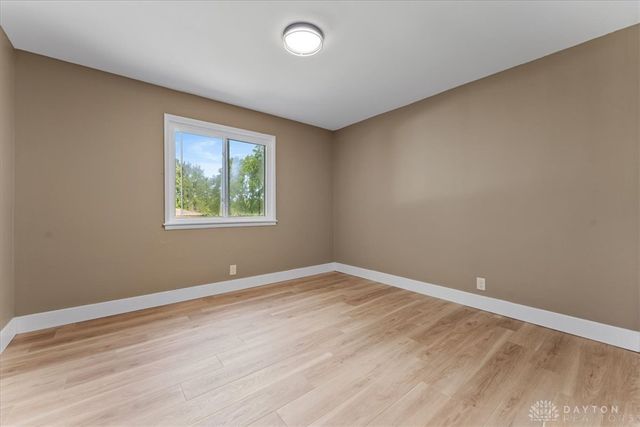 68 Skyline Drive, Enon Vlg, OH 45323