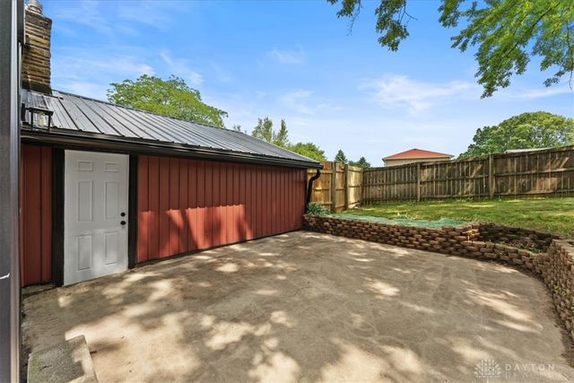 68 Skyline Drive, Enon Vlg, OH 45323