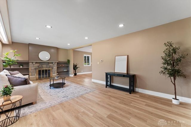 68 Skyline Drive, Enon Vlg, OH 45323