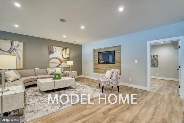 1736 GREAT FALLS ST, Mclean, VA 22101