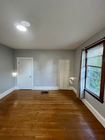 57 Bartlett St 1, Somerville, MA 02145