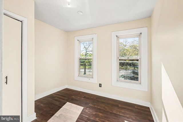 229 S FREMONT AVE, Baltimore, MD 21230