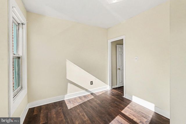 229 S FREMONT AVE, Baltimore, MD 21230
