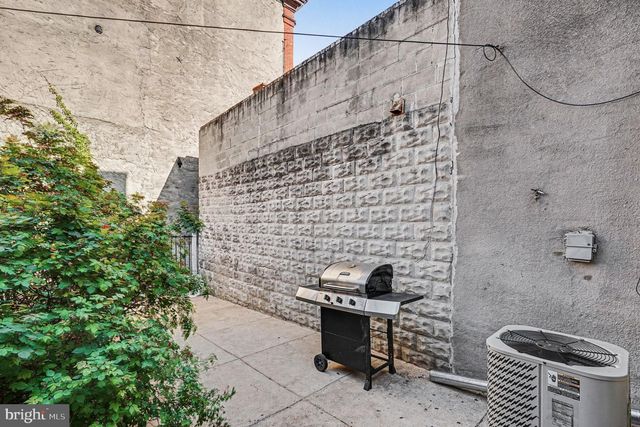 229 S FREMONT AVE, Baltimore, MD 21230