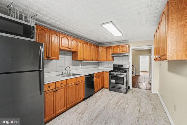 229 S FREMONT AVE, Baltimore, MD 21230