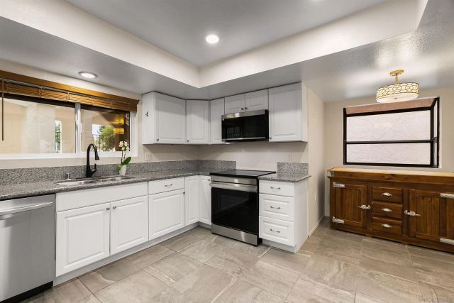 6960 Hyde Park Dr 12, San Diego, CA 92119