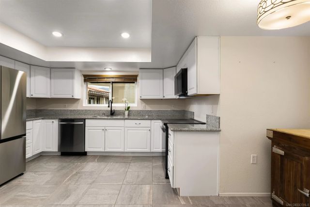 6960 Hyde Park Dr 12, San Diego, CA 92119