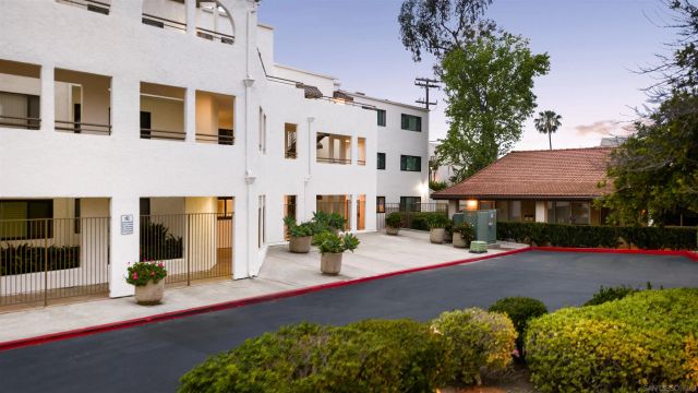 6960 Hyde Park Dr 12, San Diego, CA 92119