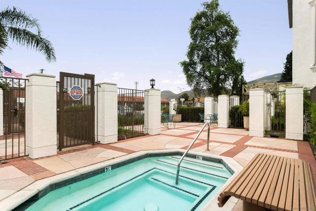 6960 Hyde Park Dr 12, San Diego, CA 92119