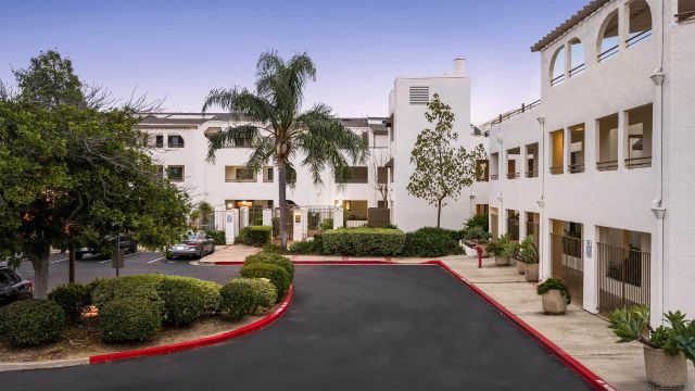 6960 Hyde Park Dr 12, San Diego, CA 92119