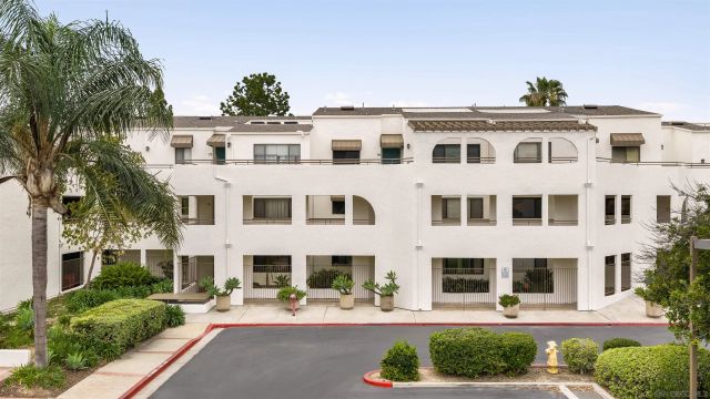 6960 Hyde Park Dr 12, San Diego, CA 92119