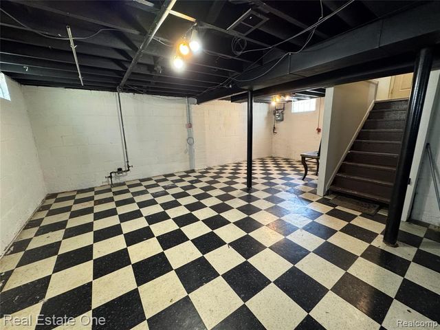 3162 Chestnut Street, Dearborn, MI 48124