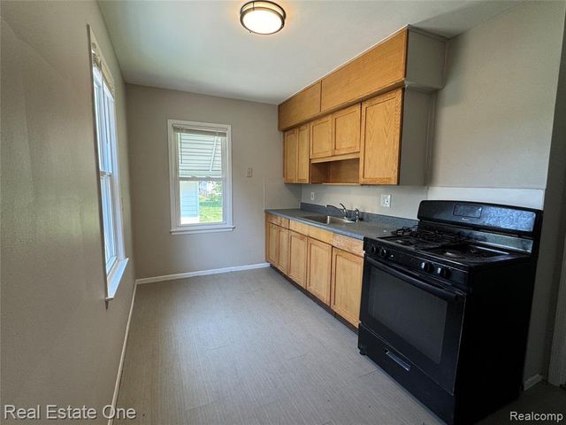 3162 Chestnut Street, Dearborn, MI 48124