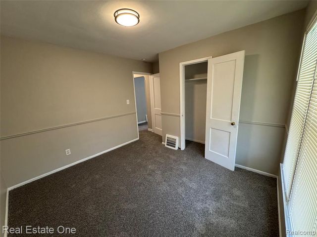 3162 Chestnut Street, Dearborn, MI 48124