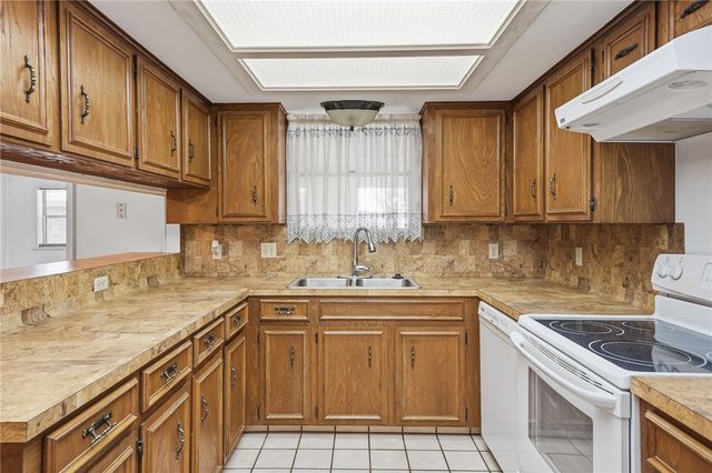 2486 Oak Park, Ingleside, TX 78362