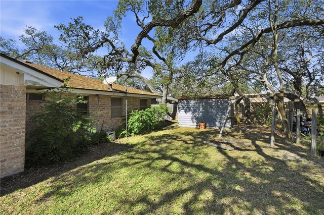 2486 Oak Park, Ingleside, TX 78362