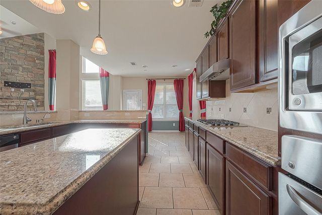 7530 Newbury Trail, Sugar Land, TX 77479