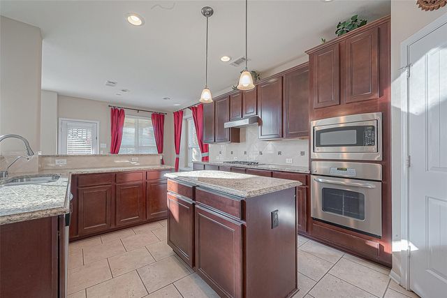 7530 Newbury Trail, Sugar Land, TX 77479