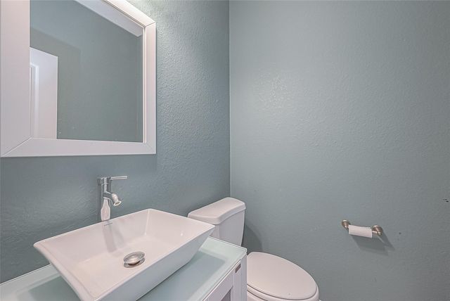 7530 Newbury Trail, Sugar Land, TX 77479