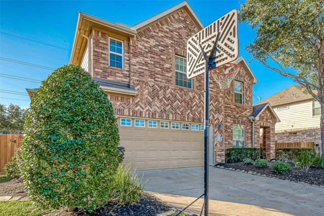 7530 Newbury Trail, Sugar Land, TX 77479