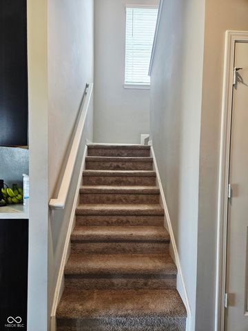 1932 Downey Lane, Greenfield, IN 46140