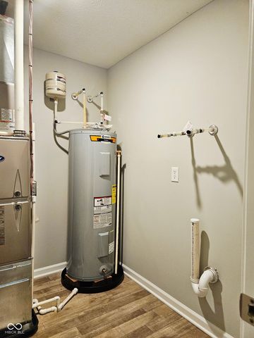 1932 Downey Lane, Greenfield, IN 46140