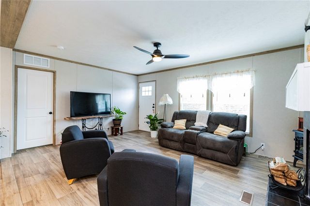 16 Sunset Lane, Holiday Island, AR 72631