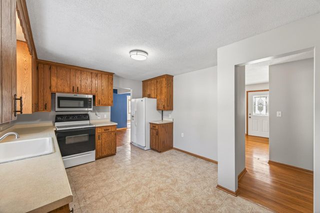 10825 Butternut Street NW, Coon Rapids, MN 55448