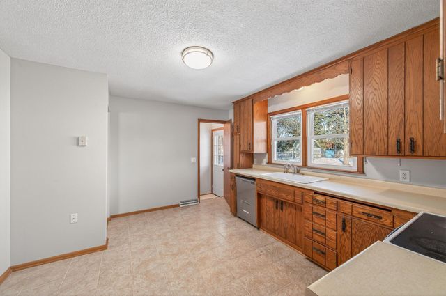 10825 Butternut Street NW, Coon Rapids, MN 55448