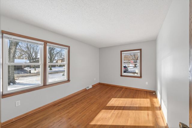 10825 Butternut Street NW, Coon Rapids, MN 55448