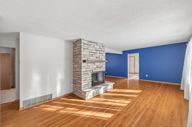 10825 Butternut Street NW, Coon Rapids, MN 55448