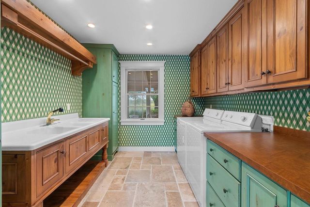 5620 GALUSKA ROAD, Abrams, WI 54101