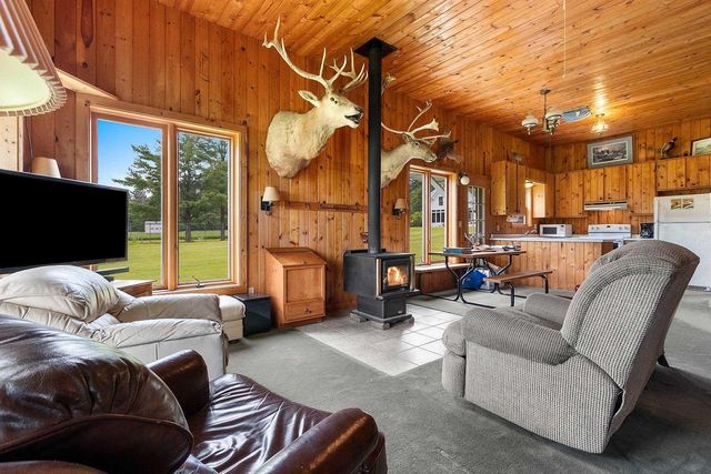 5620 GALUSKA ROAD, Abrams, WI 54101