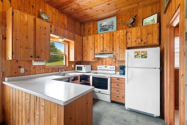 5620 GALUSKA ROAD, Abrams, WI 54101